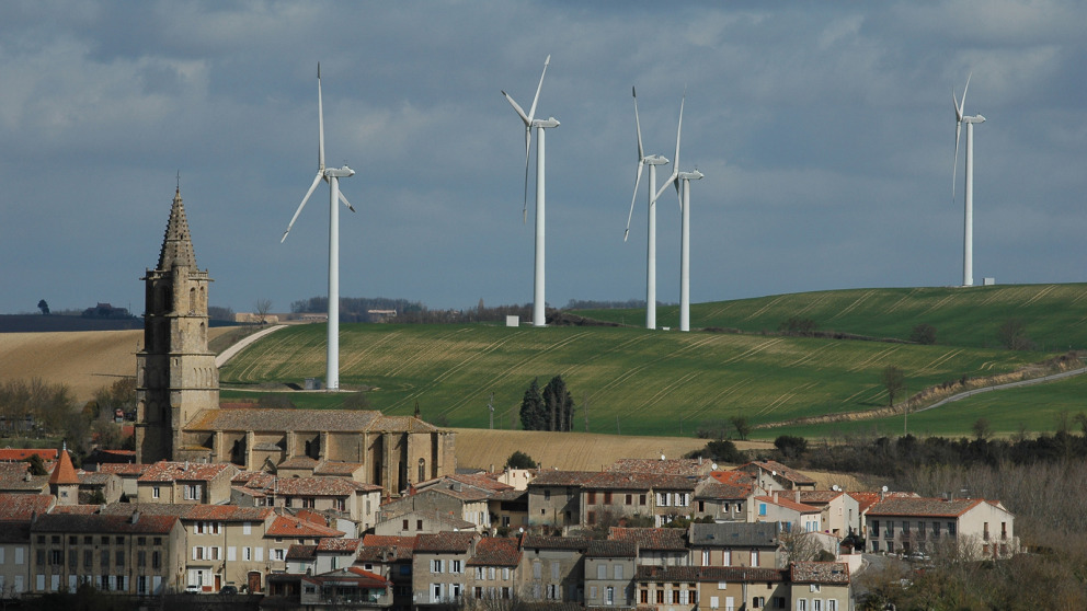 Wind turbines on the outskirts of Avignon: By 2050, Europe is to become a climate-neutral continent.